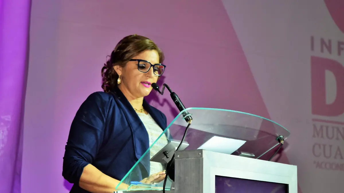 4 Da su primer informe la Presidenta del DIF de Cuauhtémoc